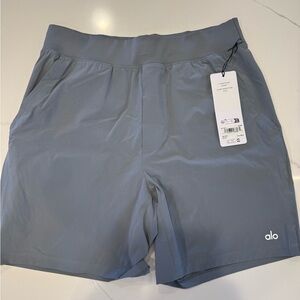 ALO Yoga Men's Light Gray Repetition Short